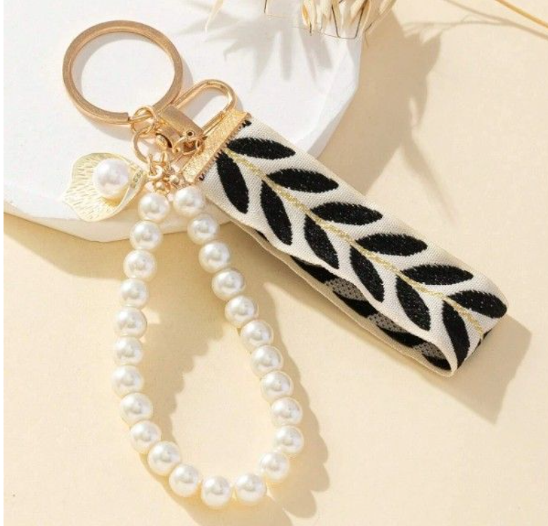 Leaf Pattern Ribbon With Pearl Charm Key Chain - Black