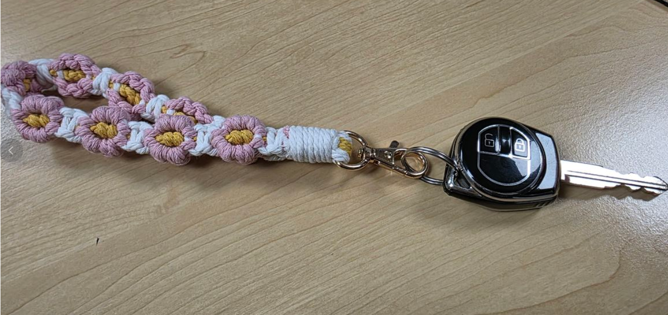 Handmade Crochet Bohemian Style Daisy Keychain - Pink