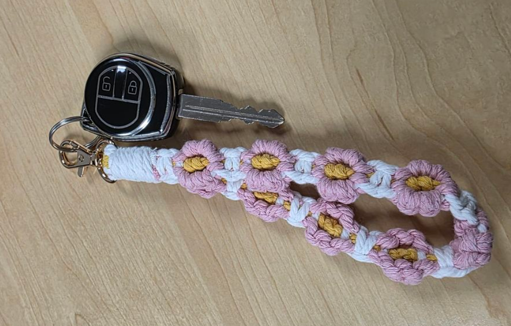 Handmade Crochet Bohemian Style Daisy Keychain - Pink