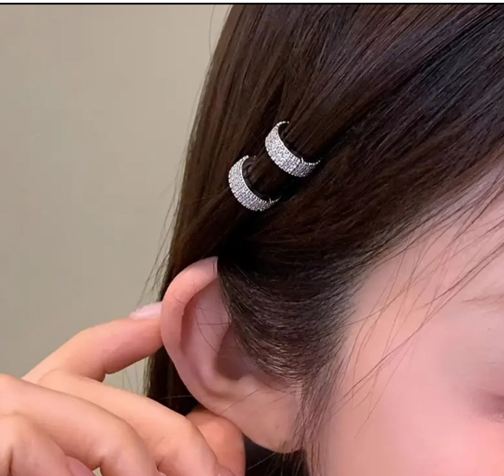 Elegant Vintage Inspired Round Rhinestone Metal Hair Clip