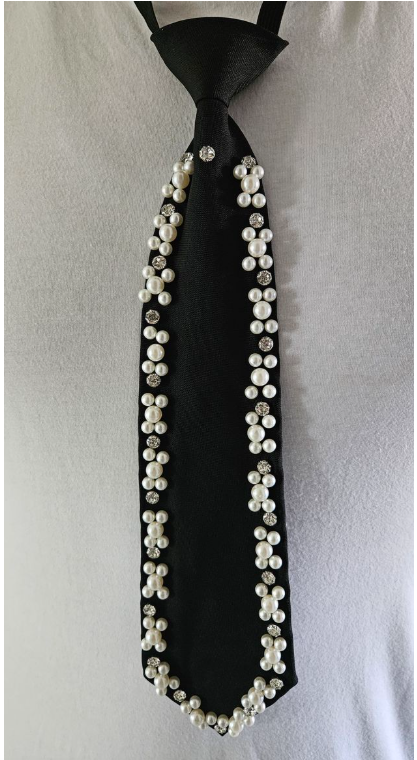 Elegant Pearl Decorated Neck Tie
