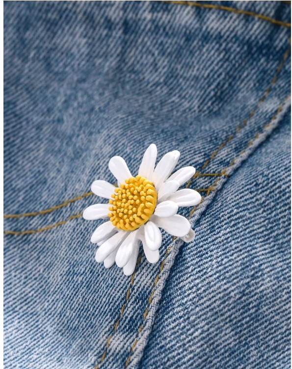 Stylish Flower Design White Brooch