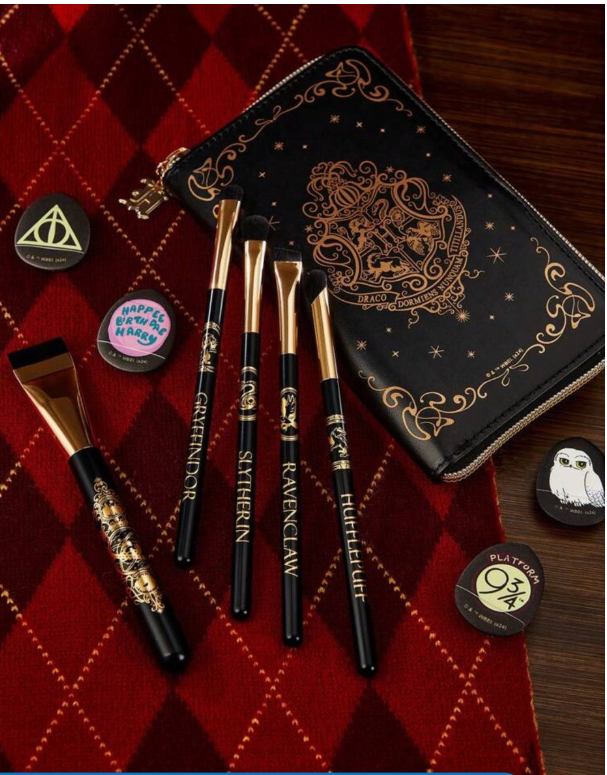 Harry Potter Wizarding Makeup Brush Set with Cosmetic Bag