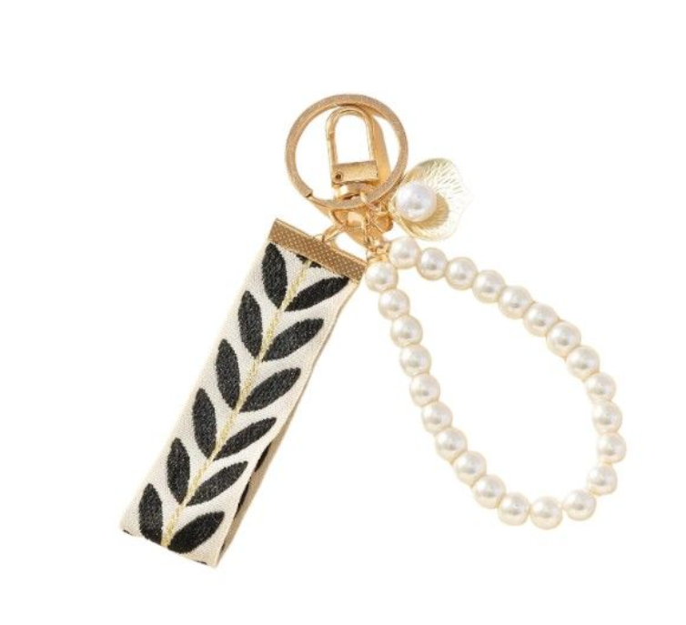Leaf Pattern Ribbon With Pearl Charm Key Chain - Black